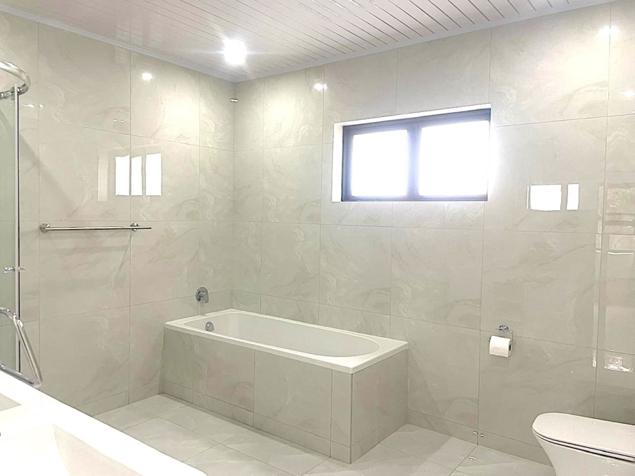 To Let 2 Bedroom Property for Rent in Crofters Valley Western Cape